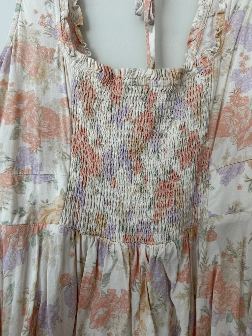 Torrid. 2X.   Cream Floral Tie-Back Scoop Tank with Pastel Orange & Lavender